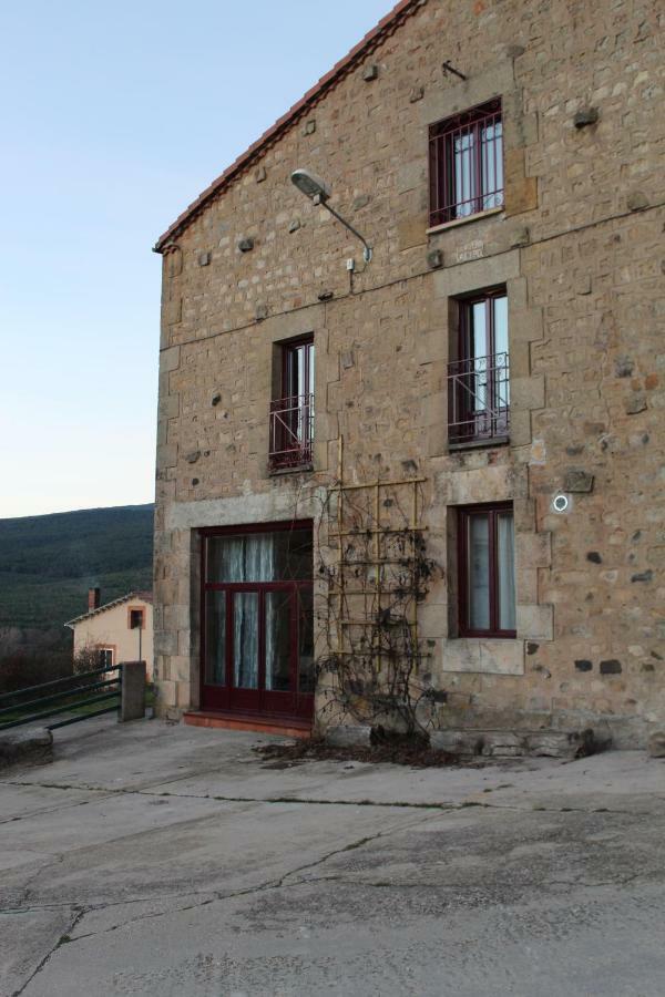 La Casa De La Petra Pensionat Quintanar de la Sierra Eksteriør billede
